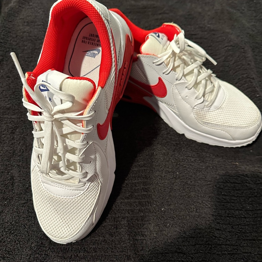 Nike AIR MAX Red, White & Blue Athletic Shoes